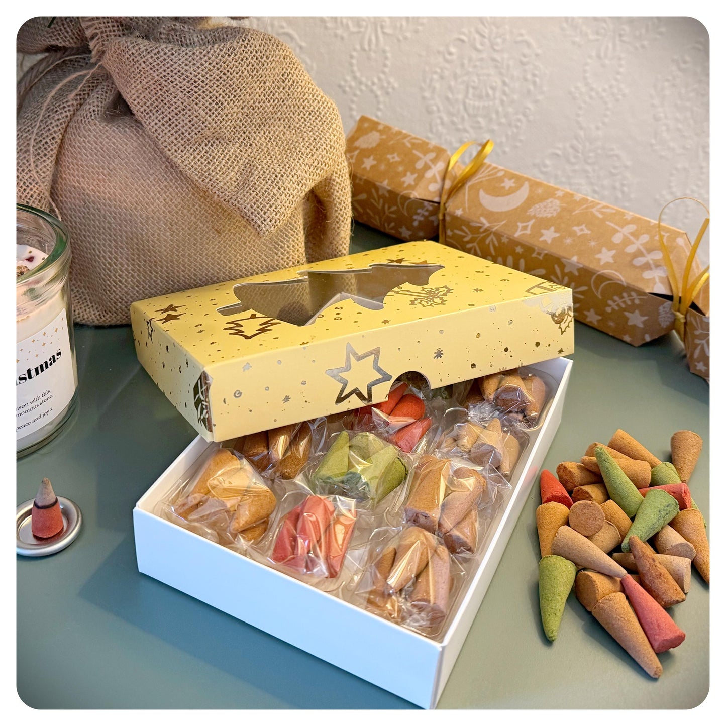 Merry Christmas Incense Cones Set Holistic Home Festive Mix Xmas Scents In Gift Box With Holder Plate