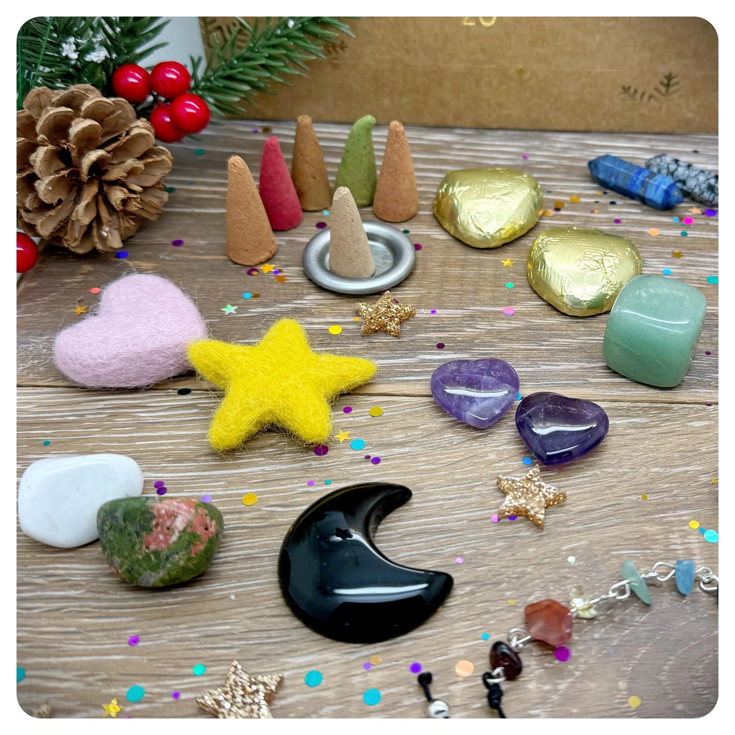 Luxury 24 Day Crystal Treats Advent Calendar, Delux Gemstone Lover Christmas Countdown Calendar Mushrooms Carvings Tumblestones