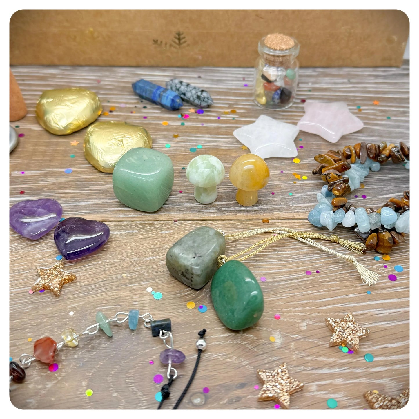 Luxury 24 Day Crystal Treats Advent Calendar, Delux Gemstone Lover Christmas Countdown Calendar Mushrooms Carvings Tumblestones